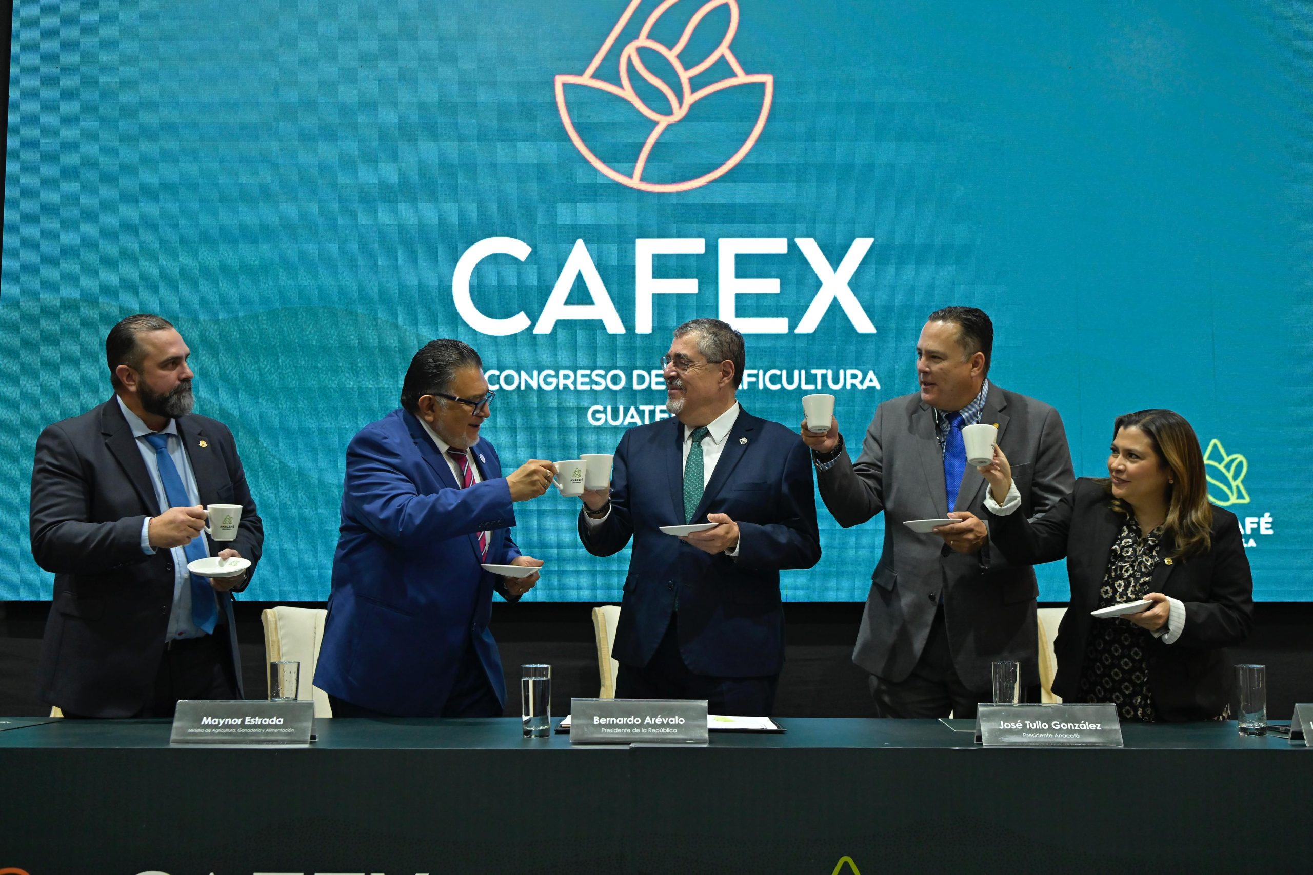 Presidente Bernardo Arévalo participa en inauguración del Congreso de la Caficultura