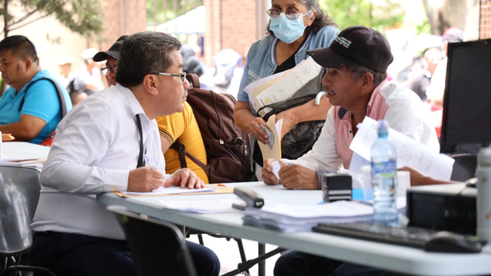 Cientos de exmilitares ya se han presentado a dejar sus solicitud para ser inscritos en el programa de Desarrollo Integral. /Foto: Mides.