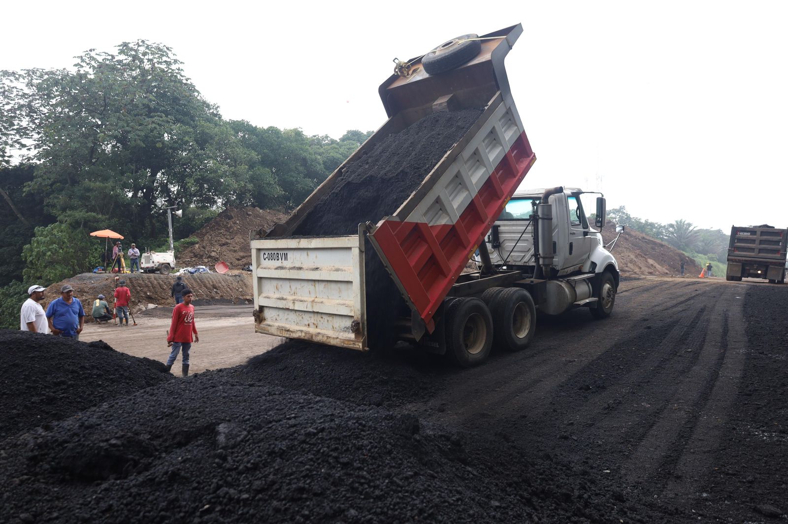 Así avanzan los trabajos para habilitar dos carriles en la autopista Palín-Escuintla