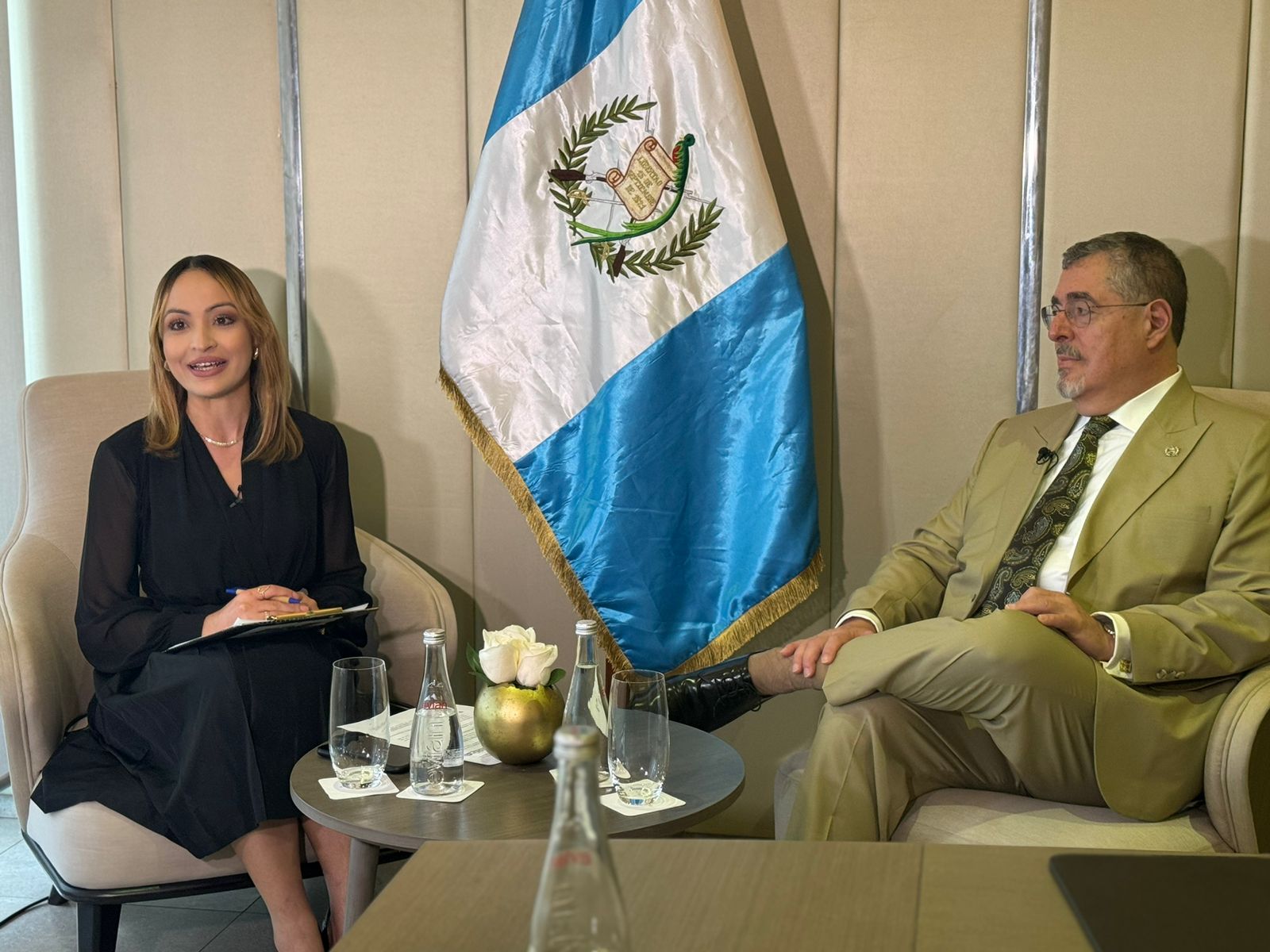Presidente Arévalo resalta en Dominicana apoyo internacional
