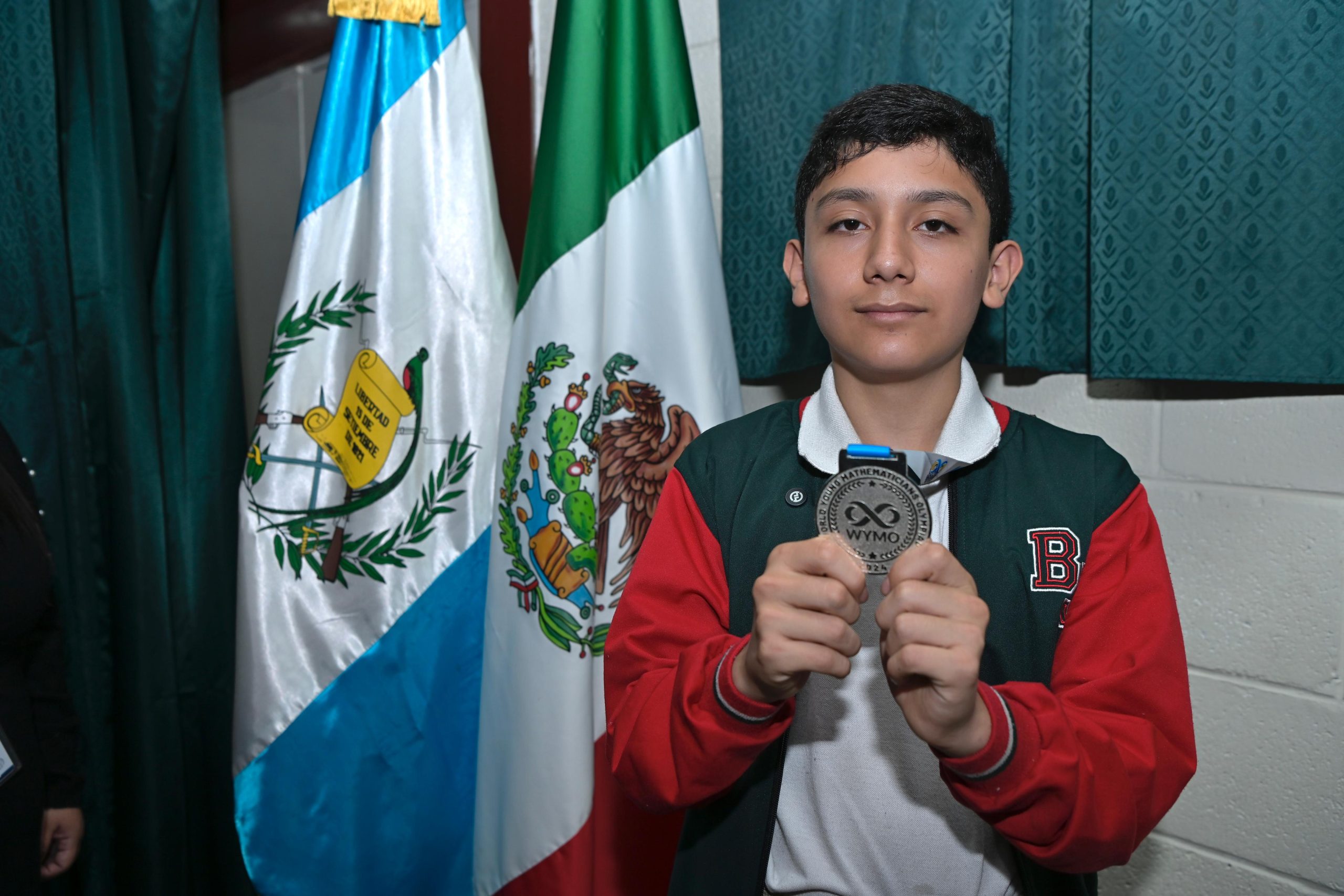 Más allá de los números: Santiago Martínez, el joven guatemalteco que ganó una medalla de plata en Indonesia