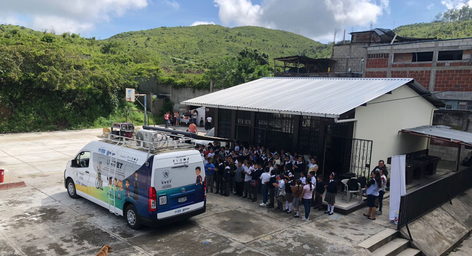 Univet visita a estudiantes de San Pedro Ayampuc