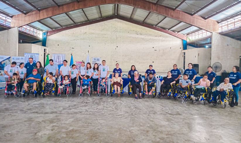 Jornada de donación de aparatos ortopédicos en Petén