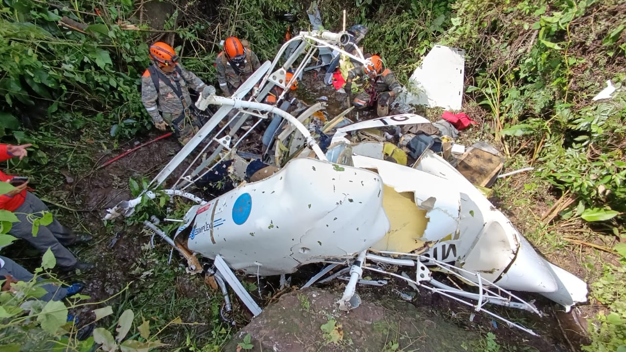 Los dos tripulantes del helicóptero perdieron la vida.