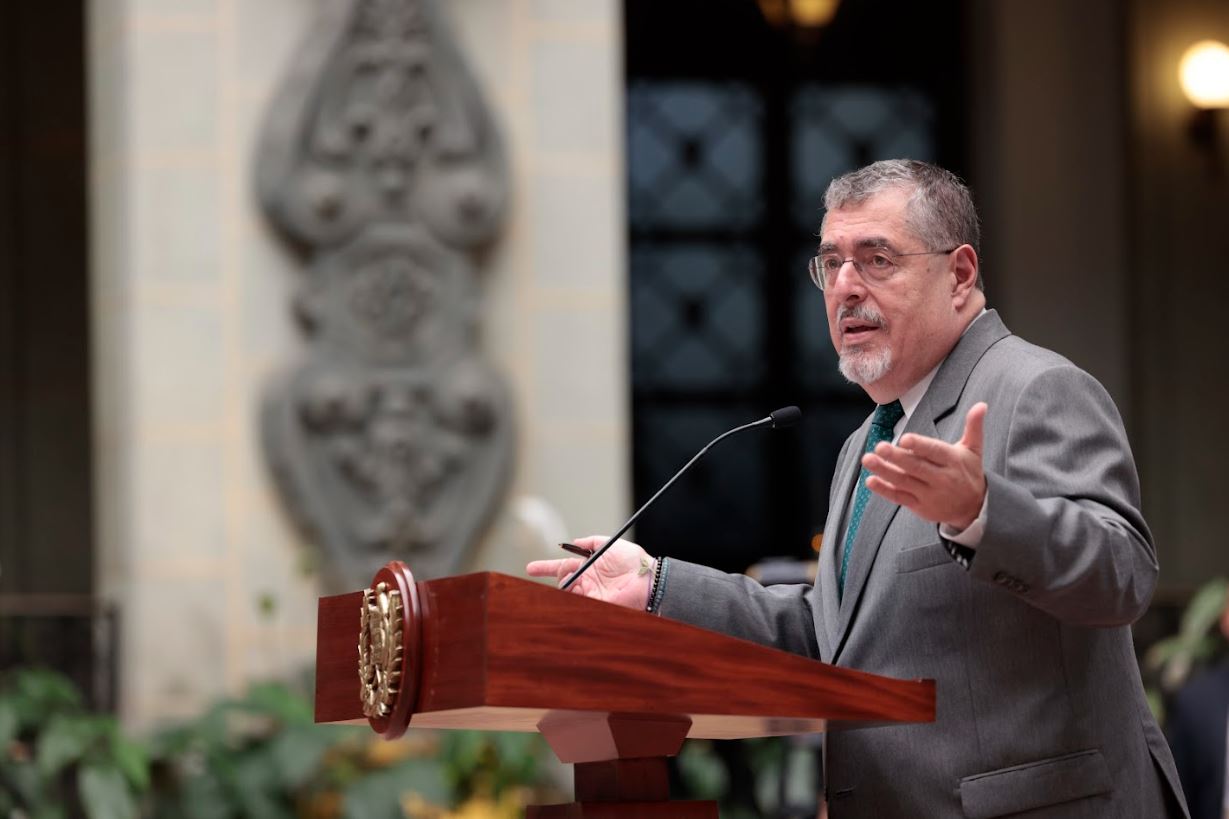 Presidente Arévalo destaca logros tras visita a República Dominicana