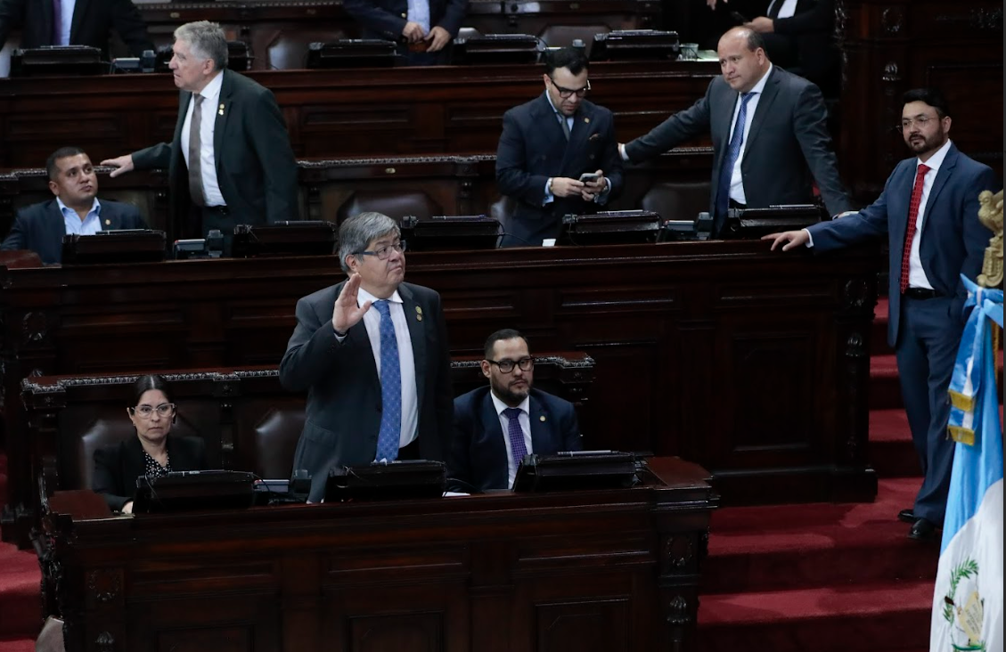 Inició la interpelación contra el ministro de Gobernación, Francisco Jiménez.