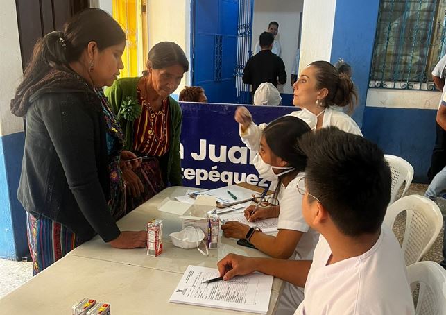 Impulsan jornada médica en San Juan Sacatepéquez