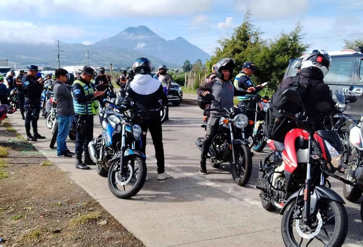 DT-PNC refuerza operativos de seguridad vial en rutas de Guatemala