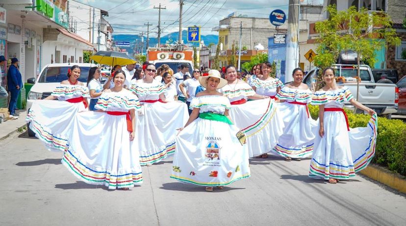 Conmemoran 113 años de historia y tradición de Monjas, Jalapa