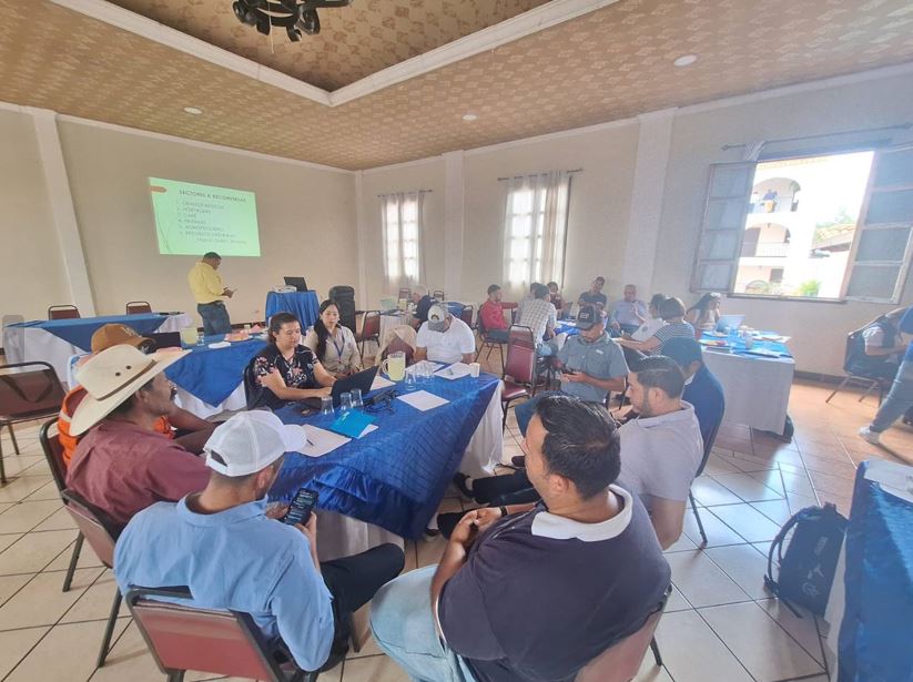 Desarrollan Mesa Técnica Agroclimática para prever efectos climáticos en la agricultura de Jalapa