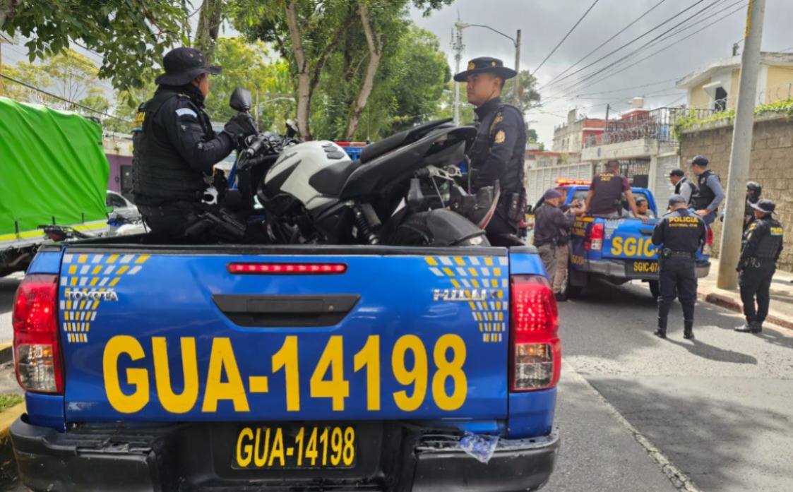Reacción inmediata de PNC permite captura de dos presuntos sicarios que atacaron a dos hombres en zona 7