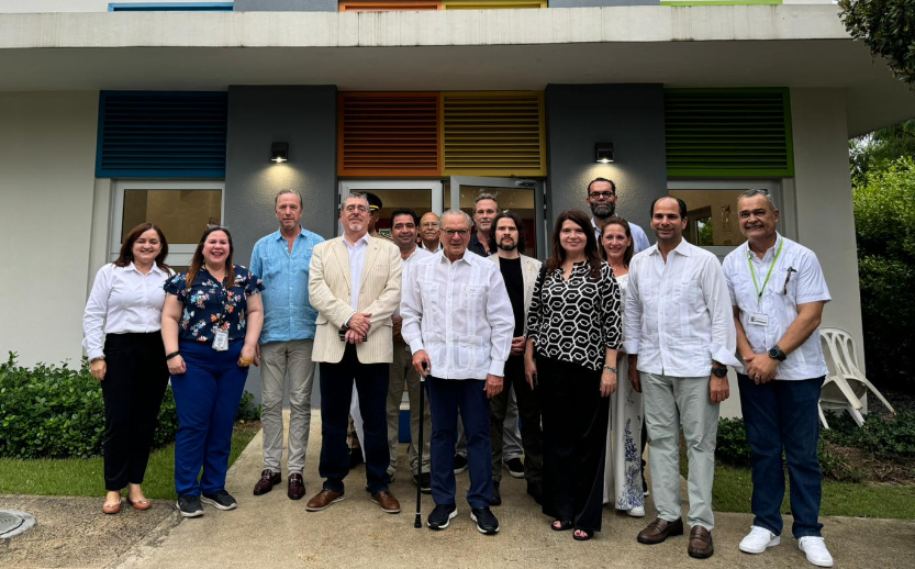 Presidente empieza su visita a República Dominicana conociendo el trabajo en turismo