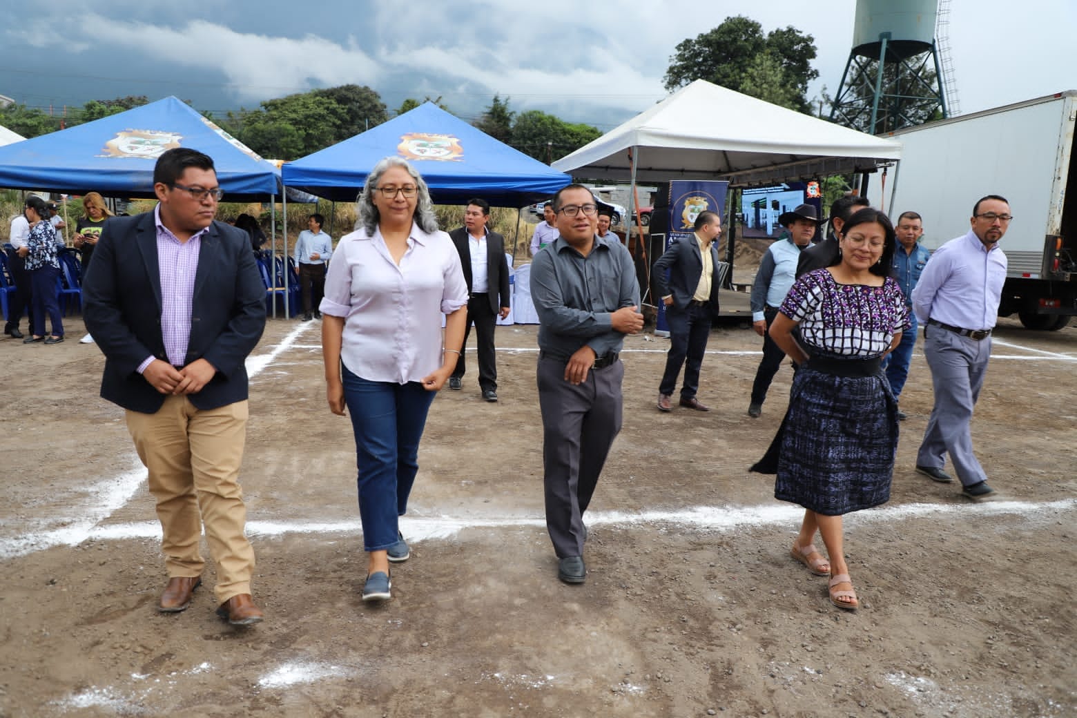 Primera piedra de proyecto de escuela primaria en San Juan Alotenango