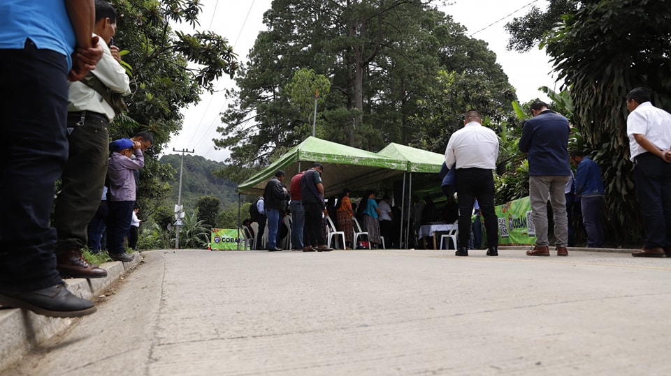 Entregan proyecto de mejoramiento de infraestructura vial en Chicoj, Cobán, Alta Verapaz