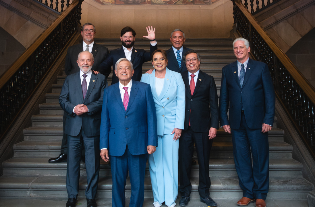 Arévalo y más líderes regionales con Andrés Manuel López Obrador en el Palacio Nacional de México. / Foto: Gobierno de México.