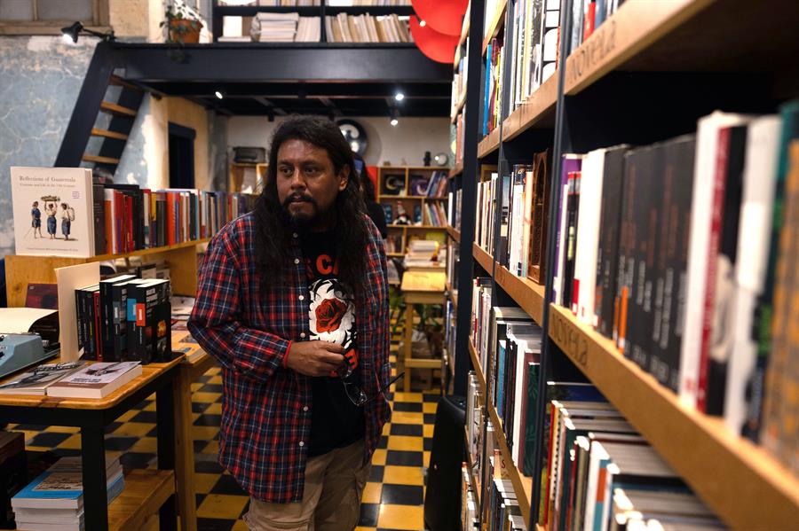 El director de cine guatemalteco Ameno Córdova da detalles sobre la muestra 'Cortos finos para tu cabeza' que se exhibirá mañana en cines Cápitol.