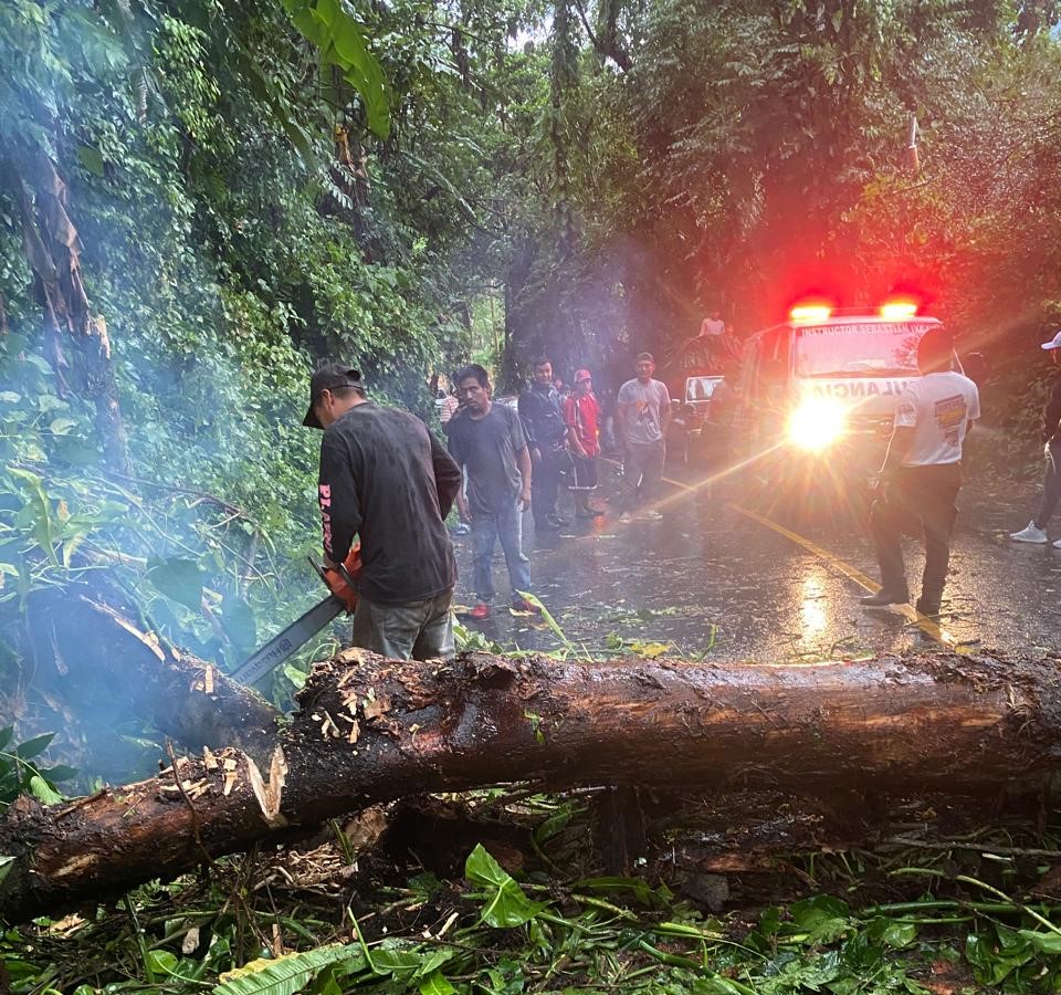 Más de 600 incidentes en carreteras del país por las lluvias. / Foto: Conred.