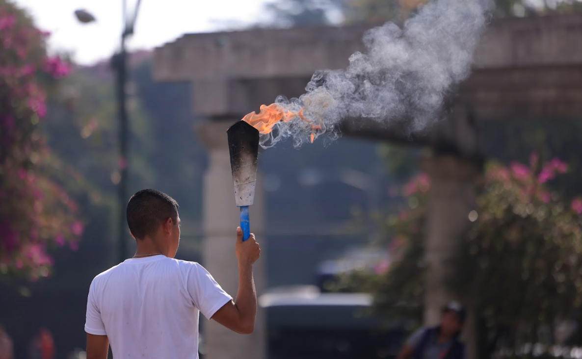 Recomendaciones de seguridad para el manejo de antorchas durante el mes patrio