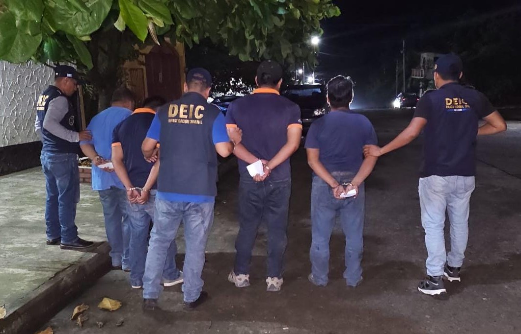 Allanan inmueble utilizado por pandilleros para desmantelar vehículos en zona 18