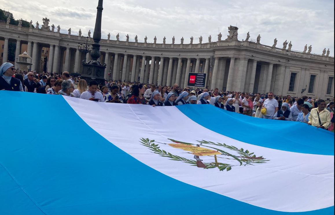Comunidad guatemalteca participó en el rezo del Ángelus con el papa Francisco