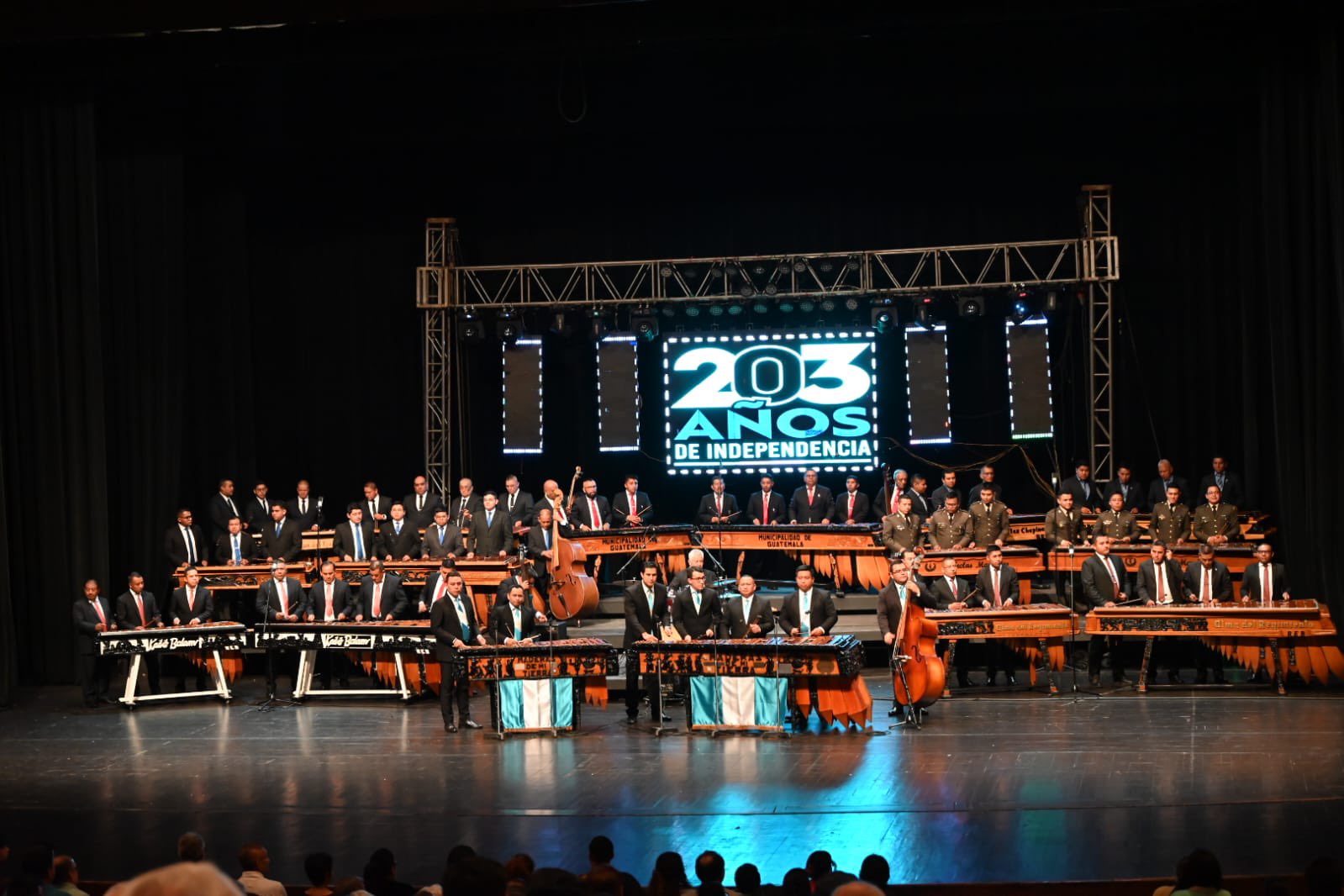 Marimbas de varias unidades del Ejército de Guatemala participan en ensamble de marimbas en el Centro Cultural Miguel Ángel Asturias.