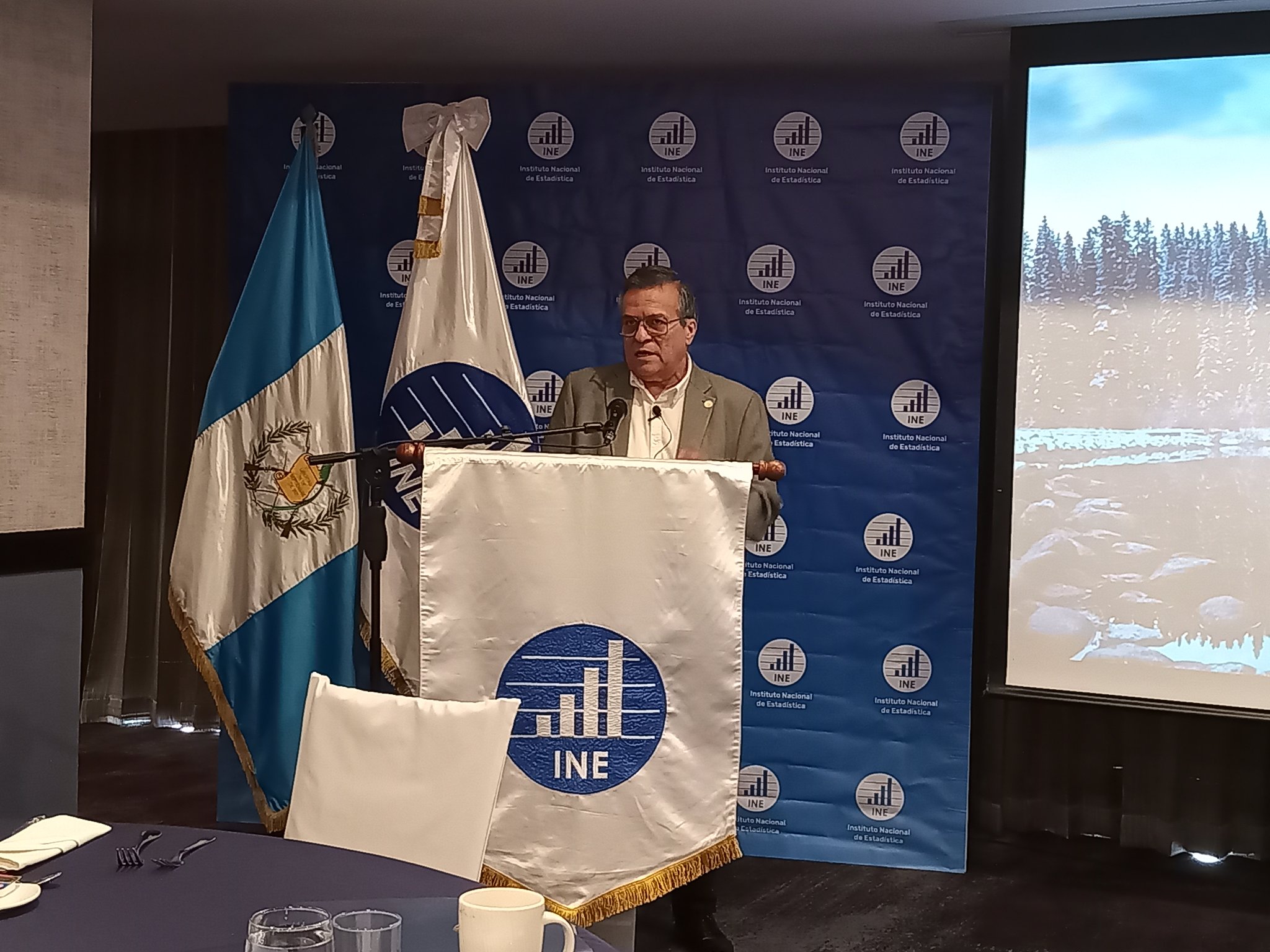 INE presenta los avances de seis indicadores en el Comité de Usuarios Interinstitucionales. / Foto: INE.