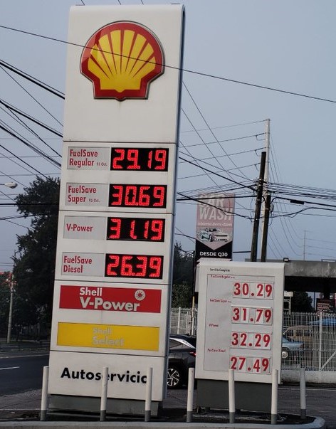 Precios de combustibles tuvieron una baja significativa, asegura el MEM