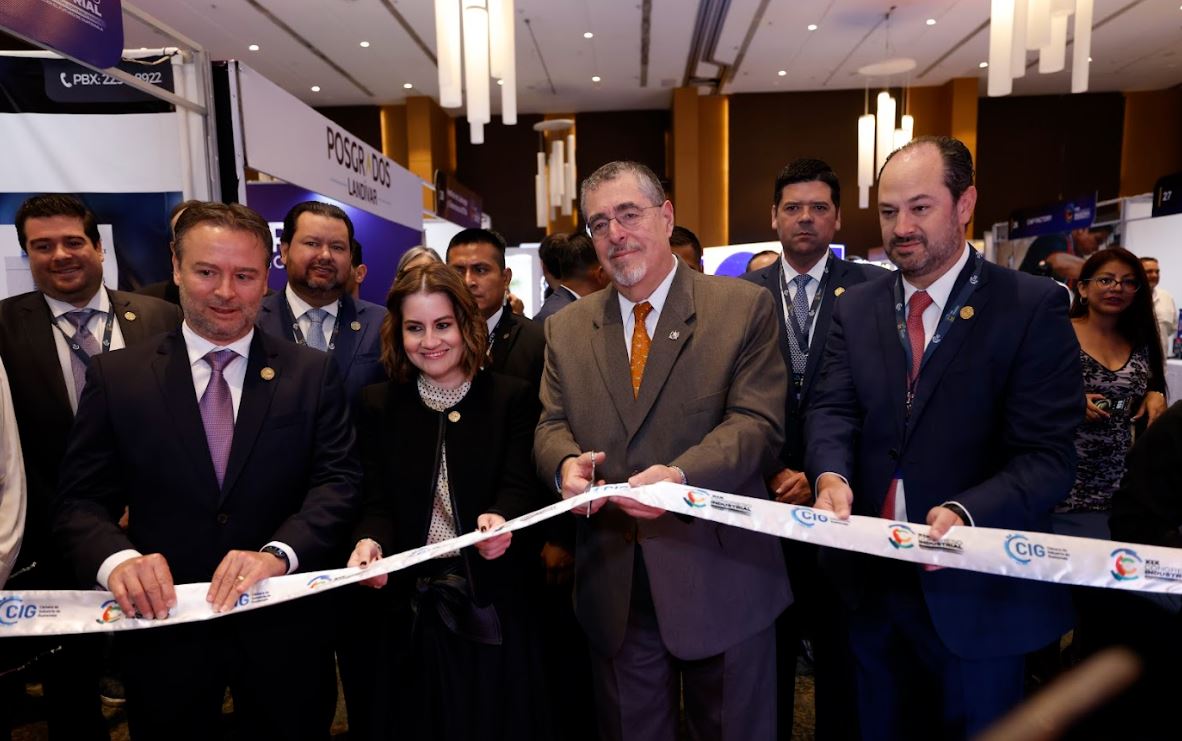 Presidente Arévalo destaca la inversión en infraestructura para mejorar la conectividad
