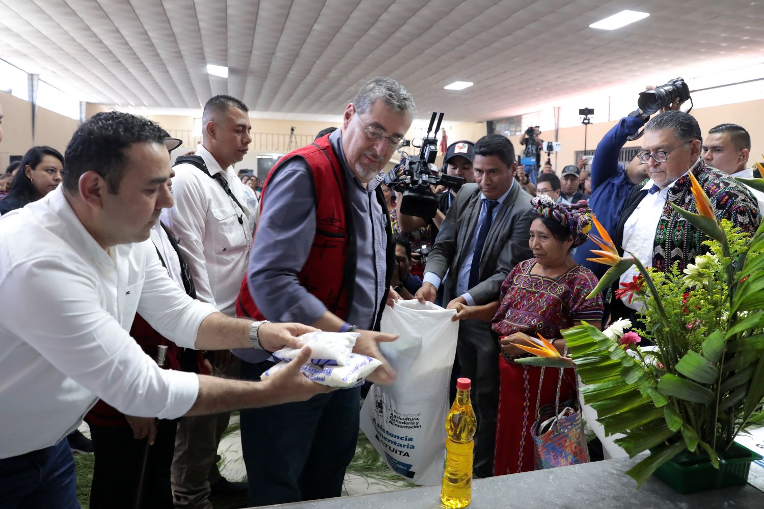 Presidente resalta el valor de los alimentos, en Santa María Nebaj