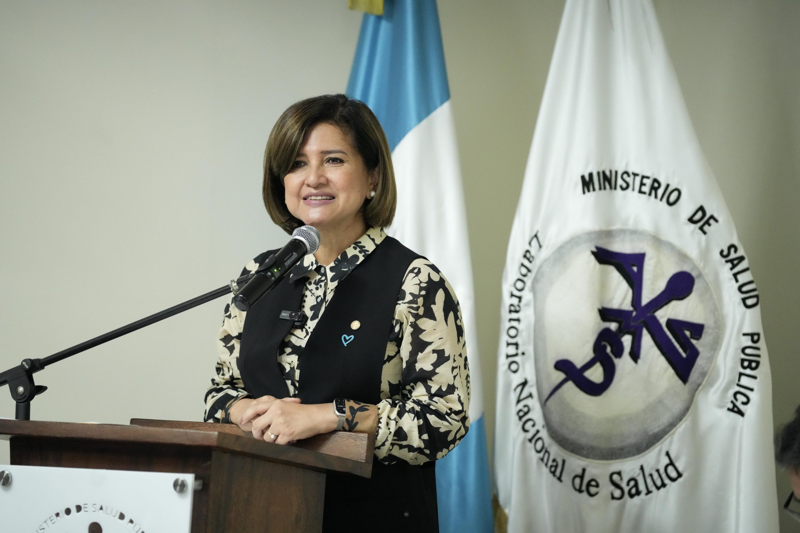 Vicepresidenta Herrera participa en entrega de acreditaciones al Laboratorio Nacional de Salud