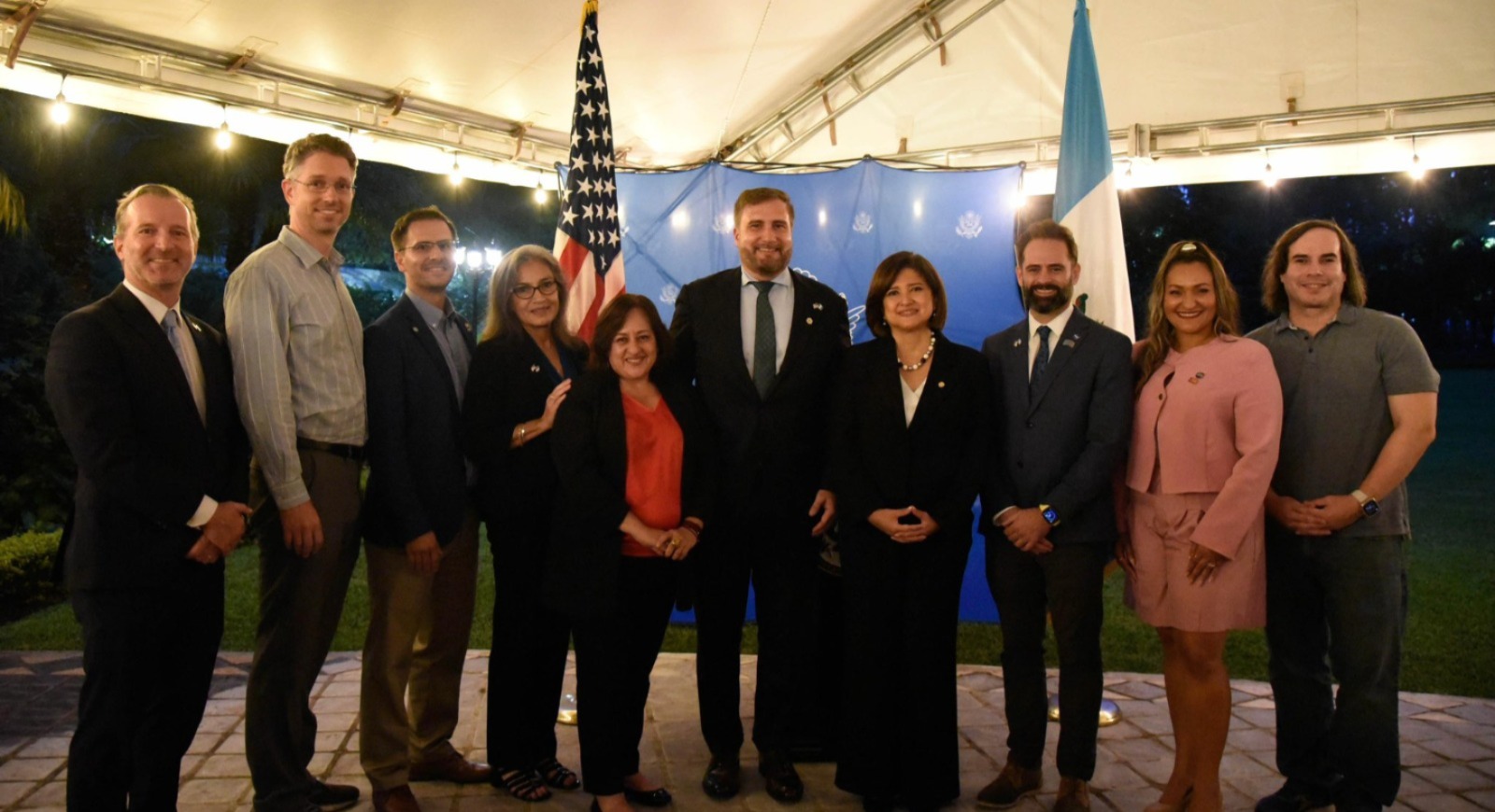 Científicos de la NASA llegaron a Guatemala y se reuniéron con la vicepresidenta Karin Herrera. /Foto: @USEmbassyguate