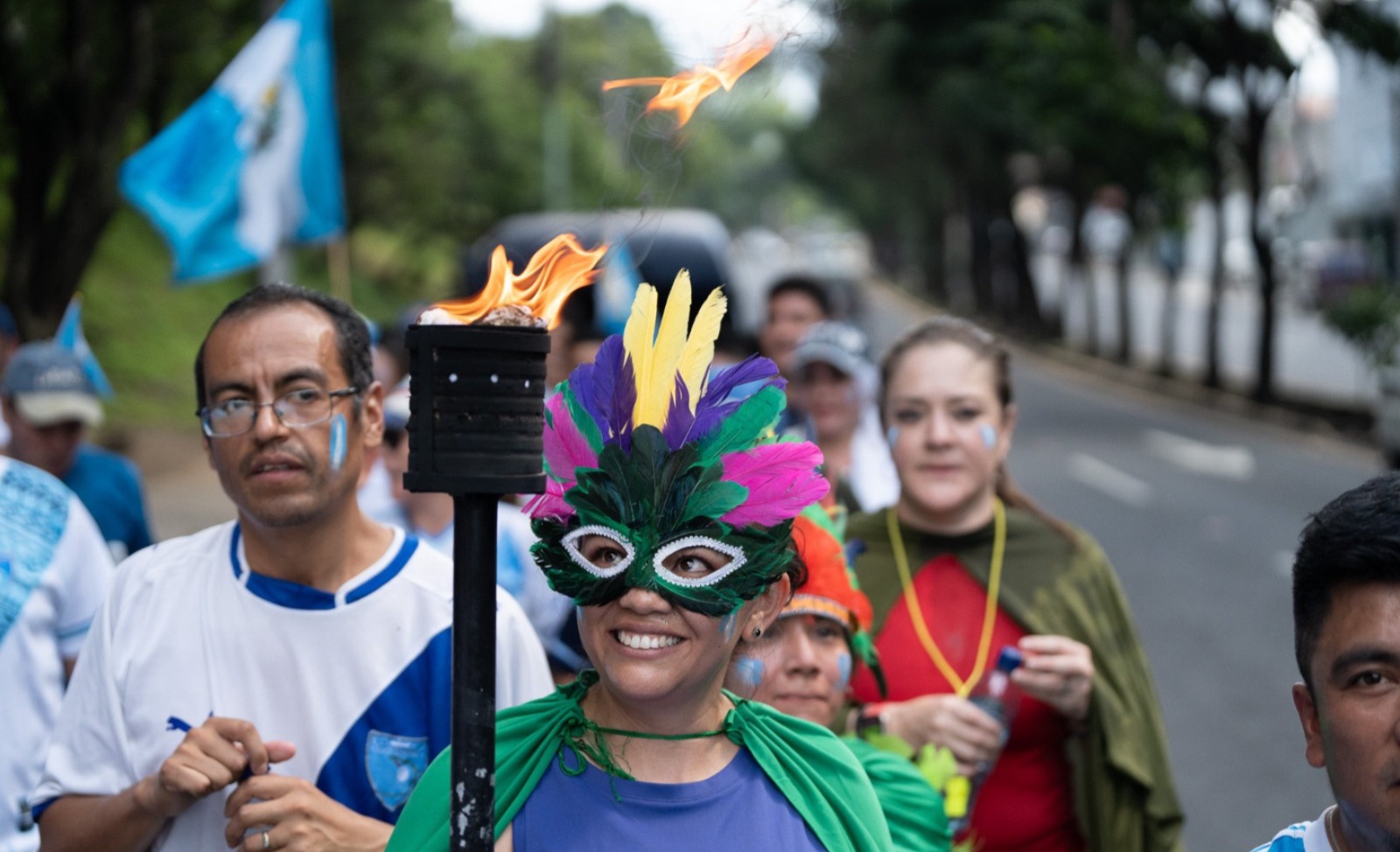 Personal de Segeplan se unió a las antorchas. /Foto: Segeplan.