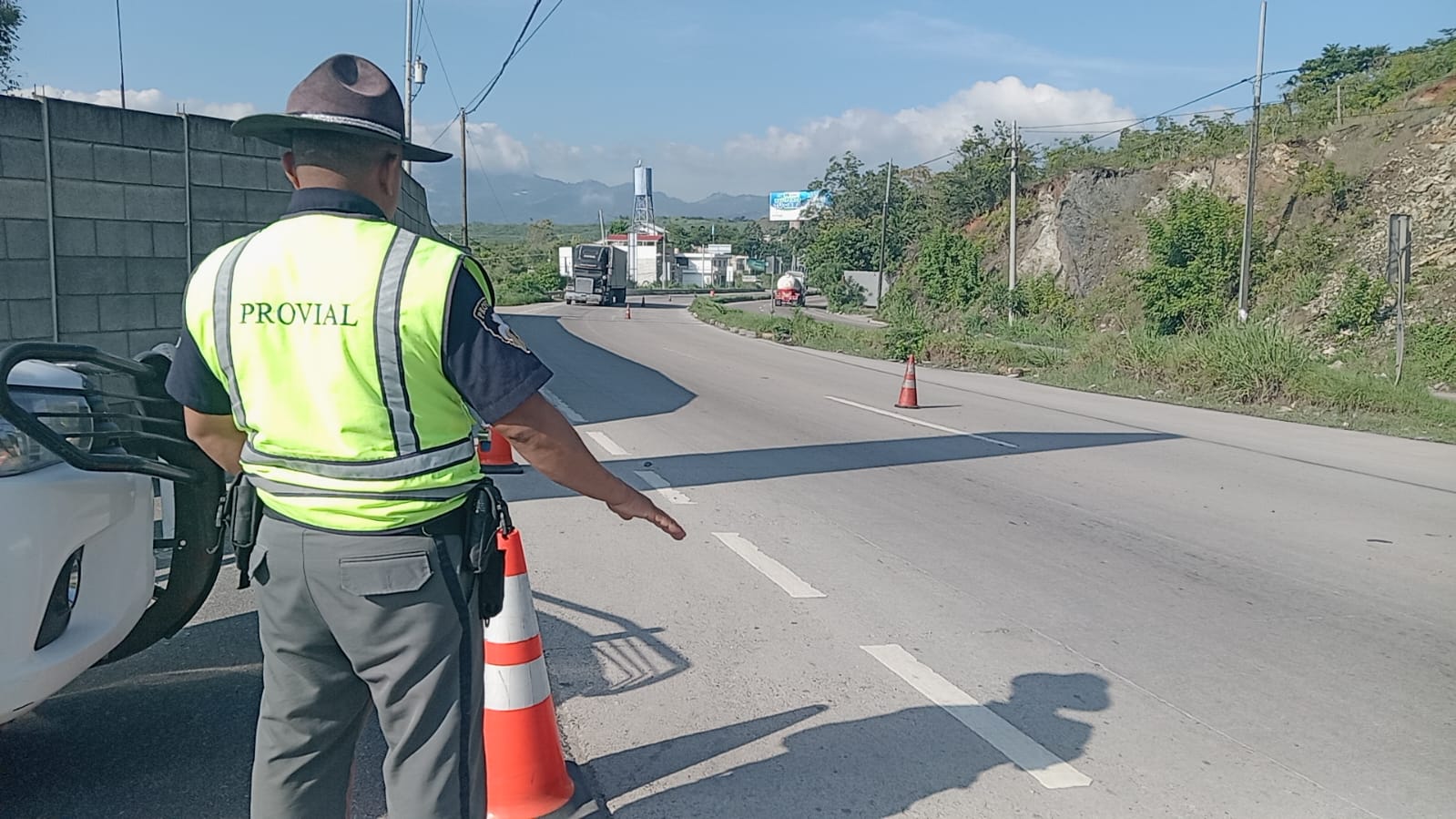 Provial atendió a guatemaltecos en la red vial del país. /Foto: Provial.