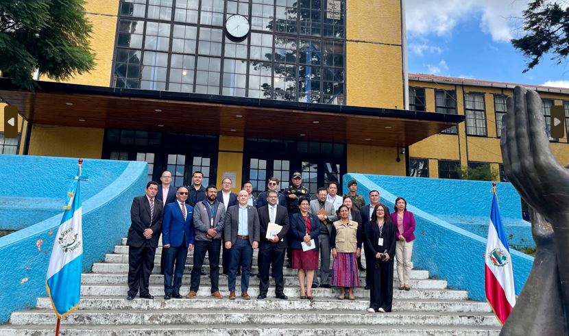 Nueva junta directiva del Centro Intercultural de Quetzaltenango