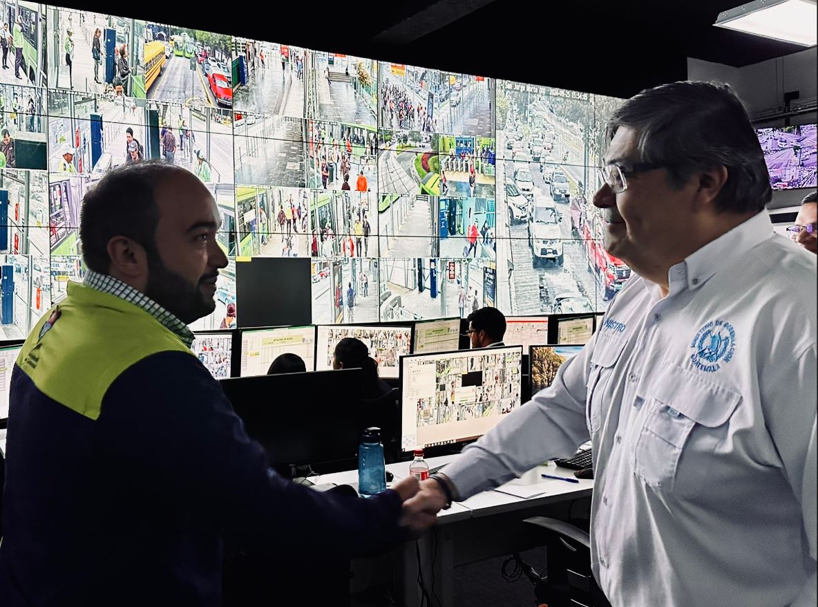 Con la firma de este convenio, tanto el Mingob como la Municipalidad de Guatemala reafirman su compromiso con la seguridad de los ciudadanos. / Foto: Mingob.