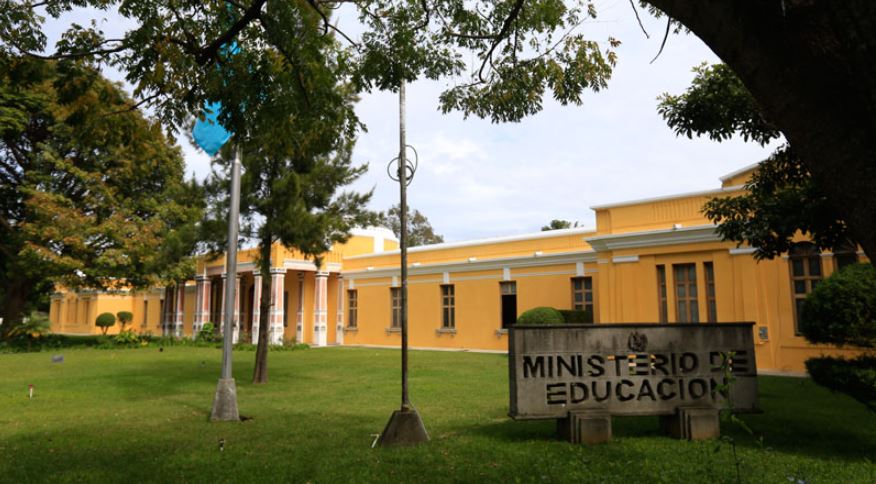 Mineduc y MSPAS denuncian y atienden caso de intoxicación en Jalapa