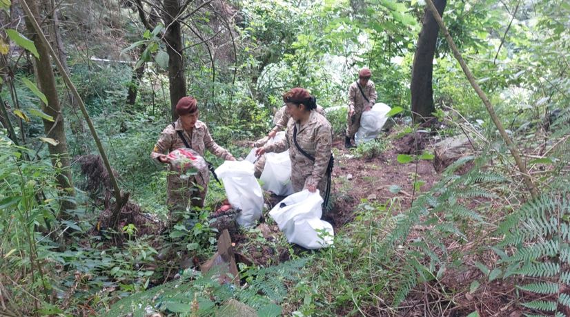 Jornada de limpieza en basurero clandestino en río Peña Blanca en Sololá