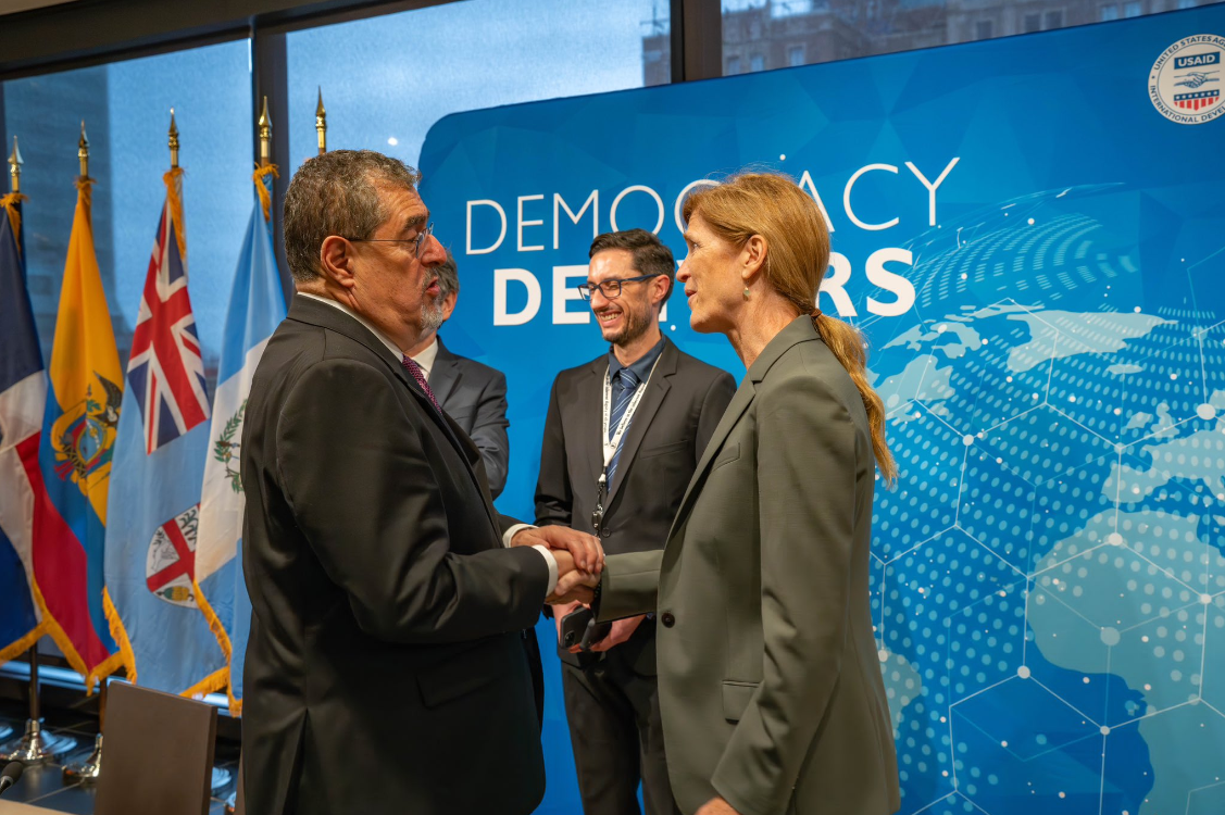 Presidente Bernardo Arévalo y Samantha Power, administradora de USAID. / Foto: @PowerUSAID.