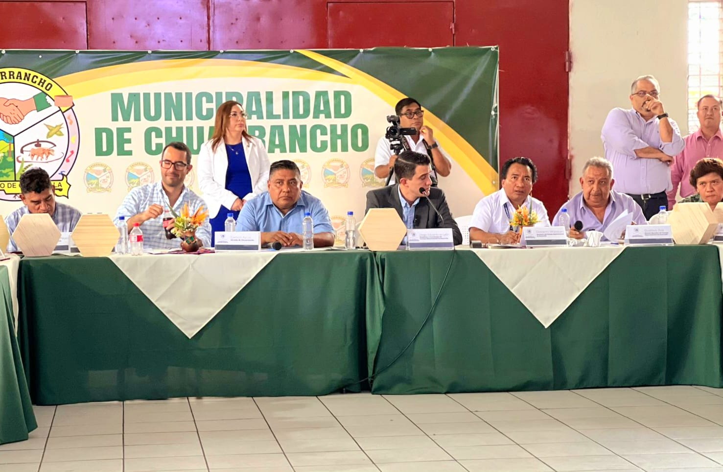 Reunión ordinaria del Consejo Departamental de Desarrollo en Chuarrancho, Guatemala