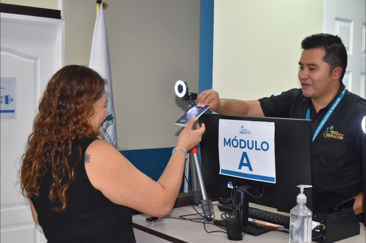 El IGM reiteró su compromiso de continuar brindando un servicio ágil y seguro en la emisión de pasaportes. / Foto: IGM.