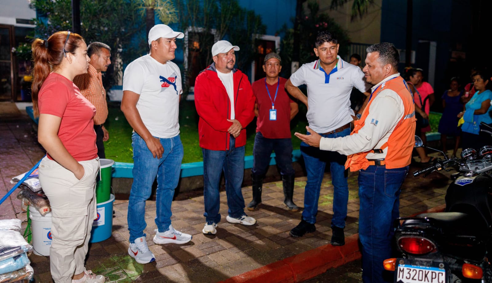 Asistencia por incidentes derivados de las lluvias de Nadine. / Foto: Conred.