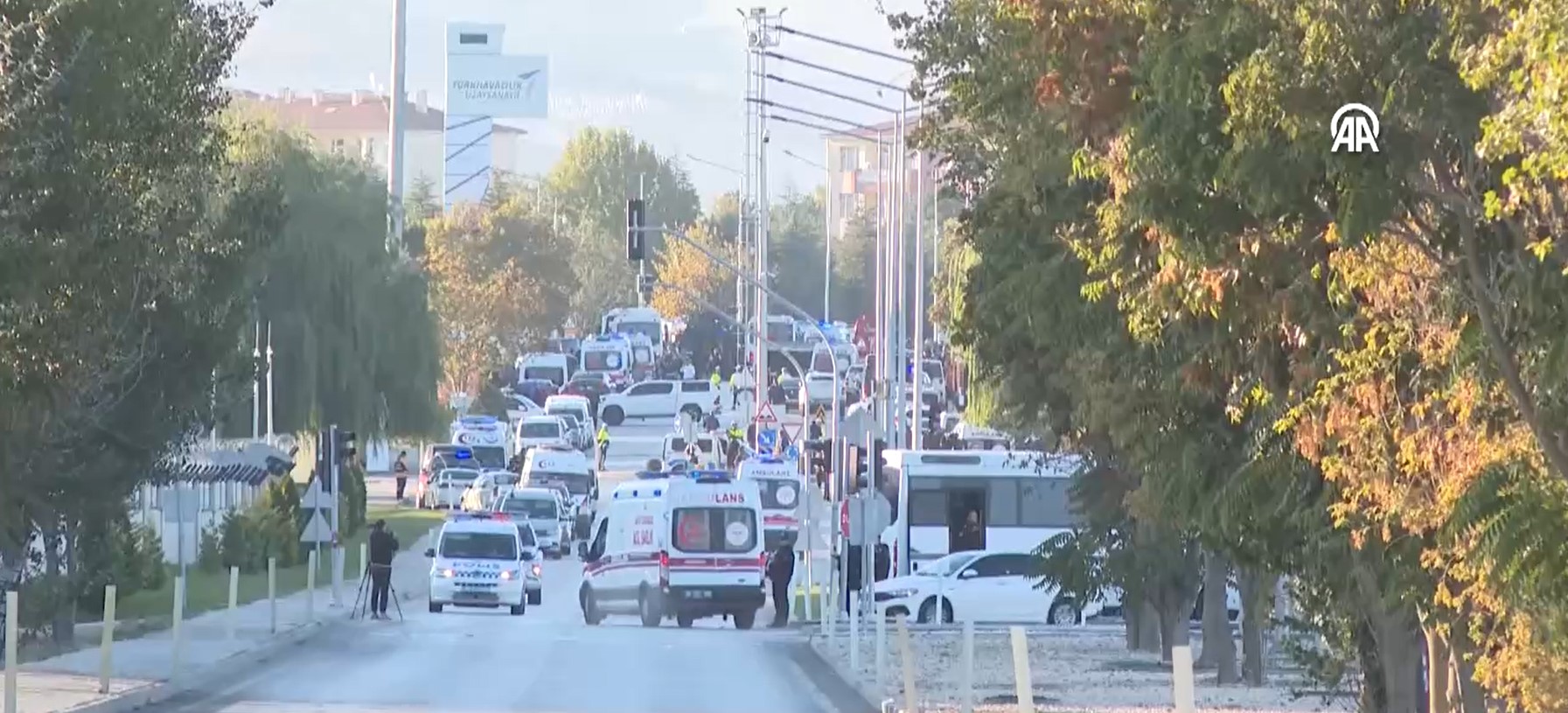 El ataque en una instalación aeronáutica militar turca en Ankara, se le atribuye a un grupo del Kurdistán.