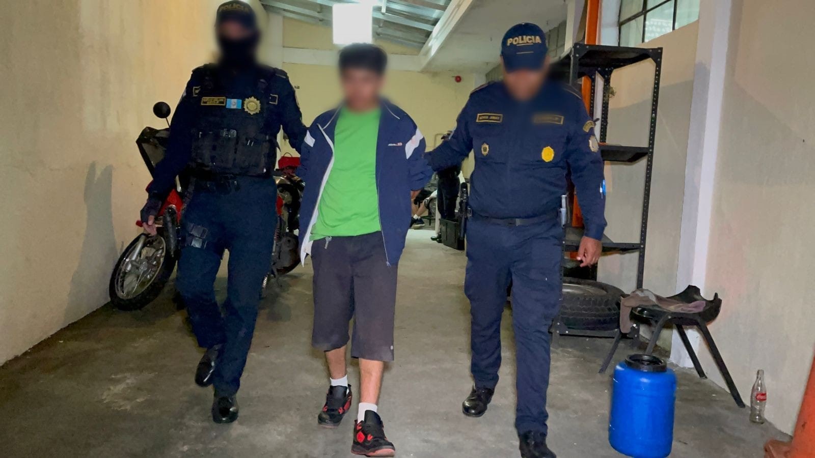 Capturan a presunto motosicario tras ataque en fiesta de disfraces en la zona 7