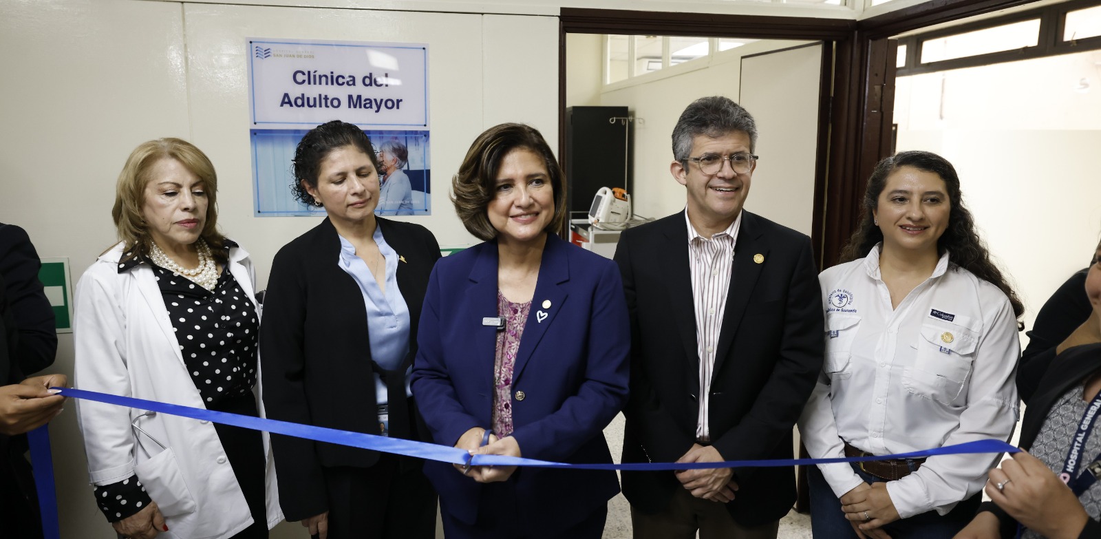 Inauguran Clínica del Adulto Mayor en el hospital San Juan de Dios