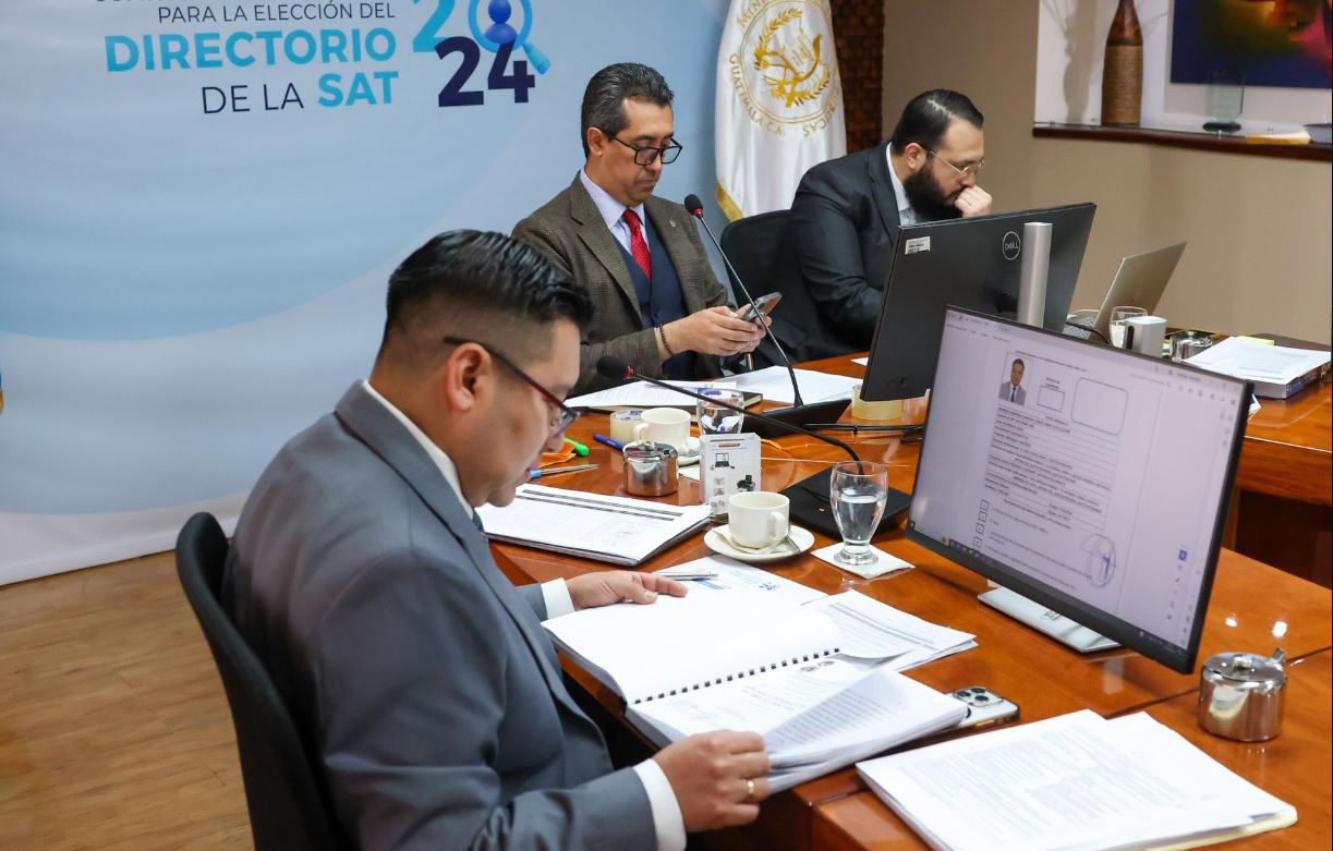 Comisión de postulación aceptó 14 expedientes de candidatos para directorio de la SAT