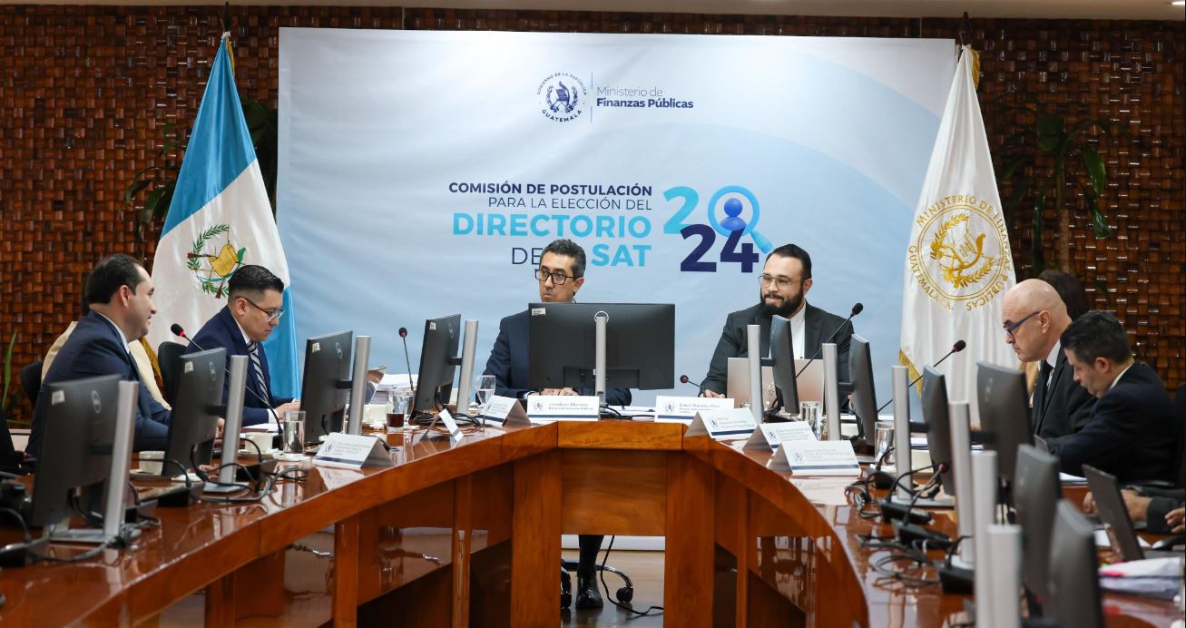 Remiten listado de seis candidatos para el Directorio de la SAT al Presidente de la República