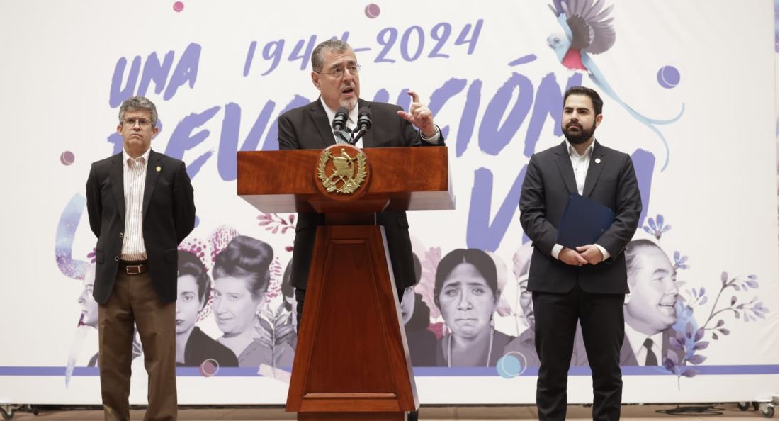 “La Revolución está viva”, presidente Arévalo anuncia las actividades de octubre