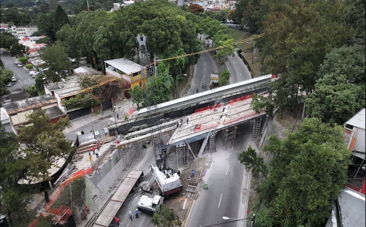 Continúan los trabajos de desmontaje del Puente Adolfo Mijangos López
