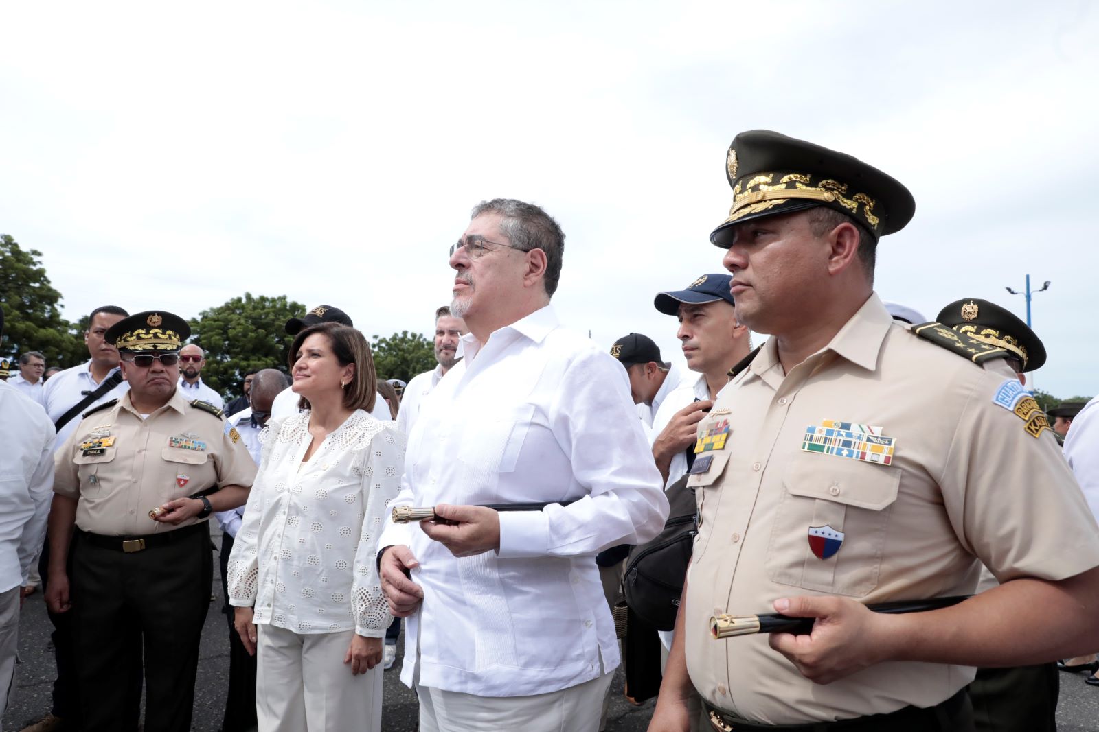 Presidente Arévalo recibe el buque GC-871 Hunahpú y refrenda el compromiso para combatir el narcotráfico