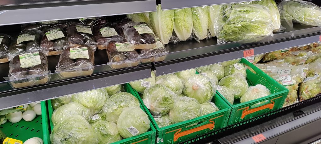 España utiliza innecesariamente plástico para envasar alimentos. / Foto: Greenpeace.